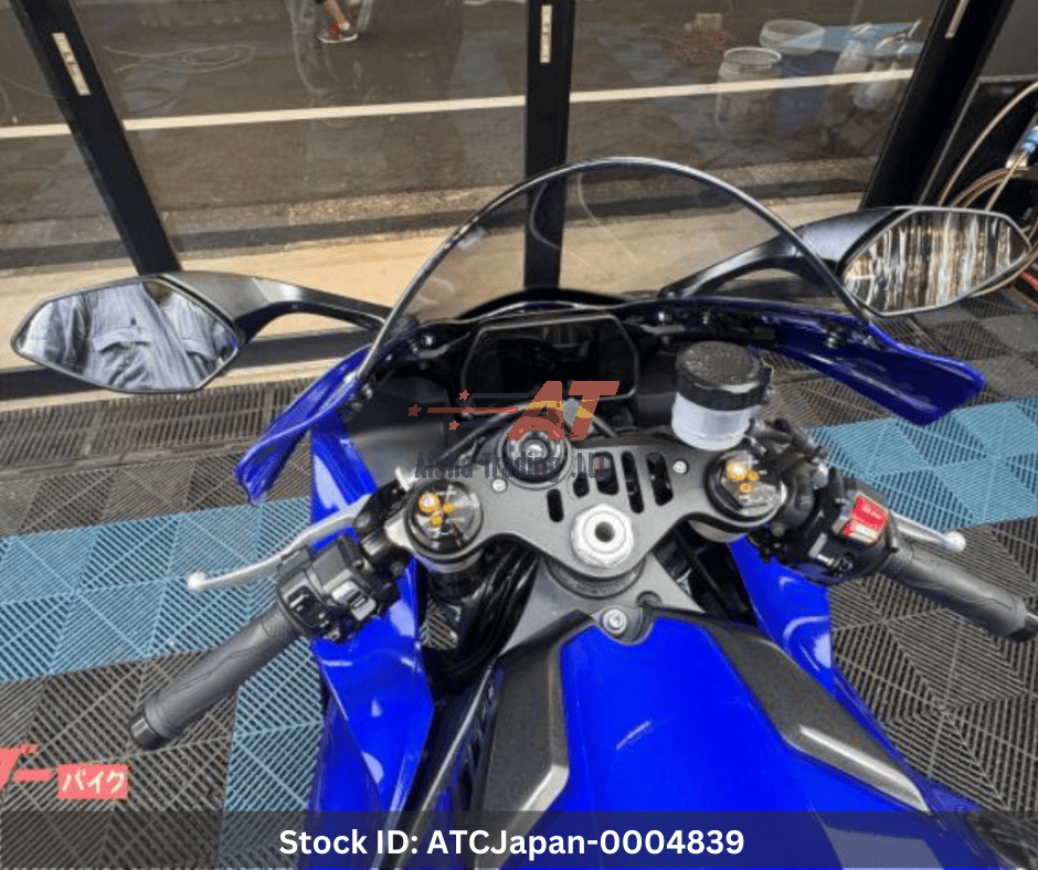 2022 Yamaha YZF-R1